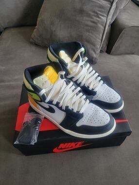 Nike Air Jordan 1 Retro High OG Volt High Top Sneakers Black White Yellow 10.5